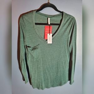 Z Supply V-Neck Long Sleeve Pocket Tee